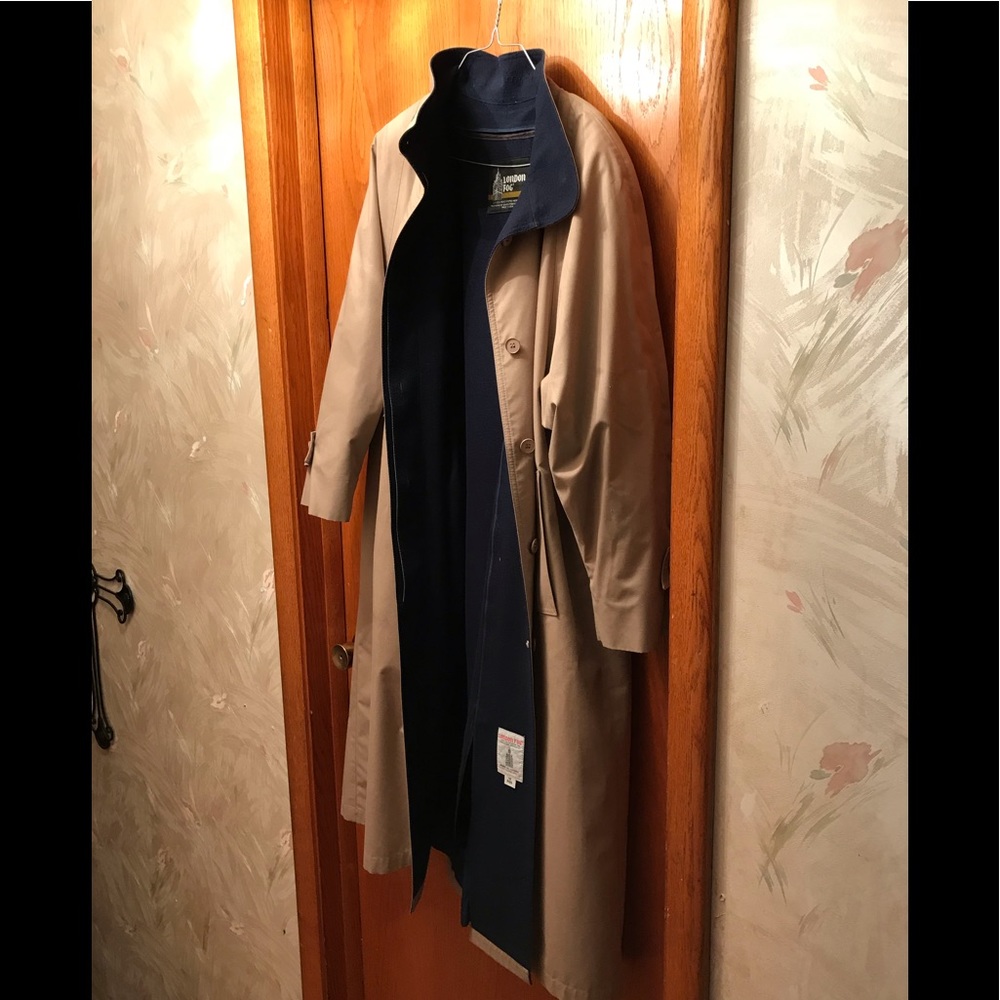 Elegant Tan Trench Coat with Navy Lining